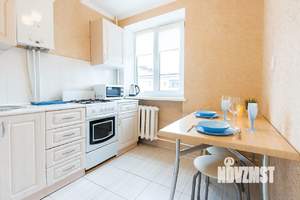 1-к квартира, посуточно, 32м2, 4/5 этаж