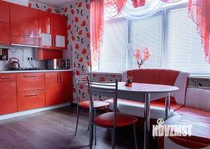 1-к квартира, посуточно, 40м2, 1/3 этаж