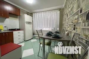 2-к квартира, посуточно, 60м2, 1/5 этаж