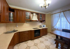 4-к квартира, на длительный срок, 110м2, 1/10 этаж