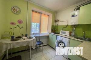 1-к квартира, посуточно, 42м2, 1/5 этаж