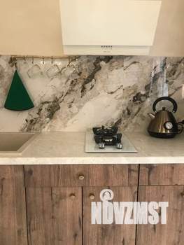 Студия квартира, посуточно, 40м2, 1/2 этаж