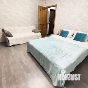 1-к квартира, посуточно, 35м2, 4/9 этаж