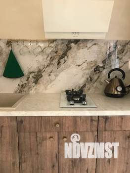 Студия квартира, посуточно, 40м2, 1/2 этаж