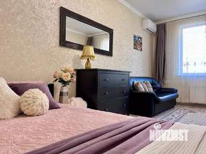 1-к квартира, посуточно, 40м2, 3/18 этаж