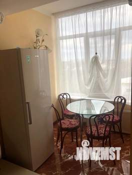 3-к квартира, на длительный срок, 130м2, 8/9 этаж