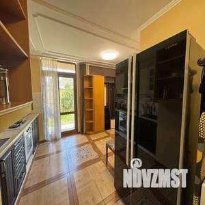 2-к квартира, посуточно, 80м2, 1/1 этаж