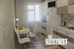 2-к квартира, посуточно, 62м2, 3/10 этаж