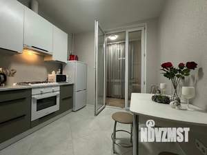 1-к квартира, посуточно, 39м2, 3/8 этаж