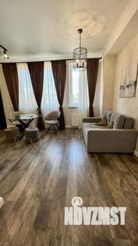 1-к квартира, посуточно, 62м2, 5/8 этаж