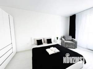 1-к квартира, посуточно, 48м2, 13/15 этаж