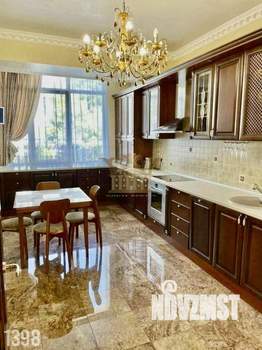 4-к квартира, на длительный срок, 180м2, 1/4 этаж