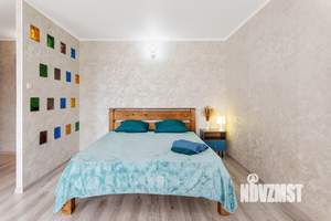 Студия квартира, посуточно, 37м2, 1/5 этаж