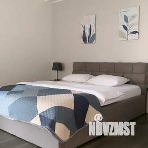 Студия квартира, посуточно, 30м2, 1/10 этаж