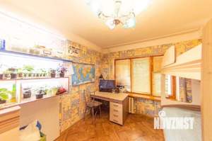 6-к квартира, вторичка, 100м2, 1/1 этаж