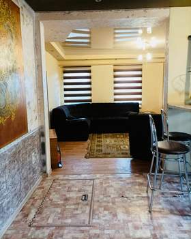 2-к квартира, вторичка, 53м2, 1/1 этаж