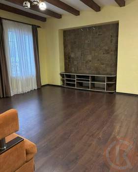 4-к квартира, вторичка, 165м2, 2/2 этаж