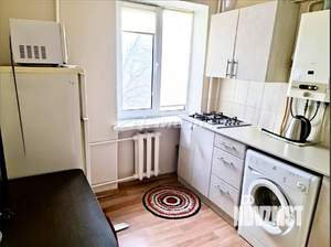 2-к квартира, вторичка, 42м2, 3/5 этаж