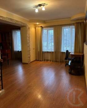 4-к квартира, вторичка, 165м2, 2/2 этаж