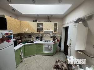 2-к квартира, вторичка, 55м2, 1/1 этаж