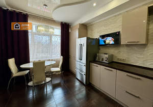 2-к квартира, вторичка, 62м2, 1/10 этаж
