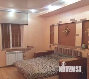4-к квартира, вторичка, 95м2, 1/2 этаж