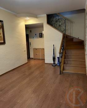 4-к квартира, вторичка, 165м2, 2/2 этаж