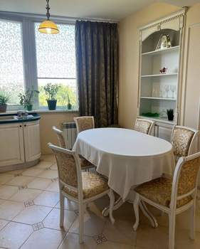 4-к квартира, вторичка, 154м2, 9/10 этаж