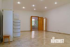 4-к квартира, вторичка, 166м2, 3/3 этаж