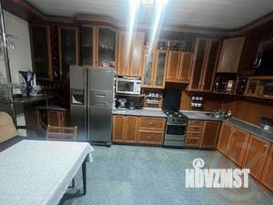 4-к квартира, вторичка, 105м2, 1/1 этаж