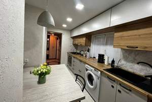 2-к квартира, вторичка, 50м2, 1/1 этаж