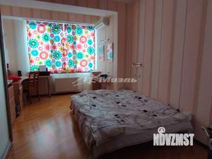 4-к квартира, вторичка, 220м2, 2/3 этаж