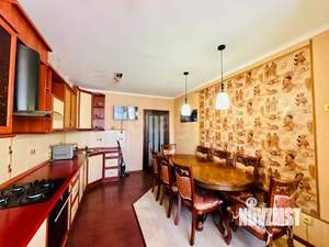 3-к квартира, вторичка, 100м2, 8/11 этаж