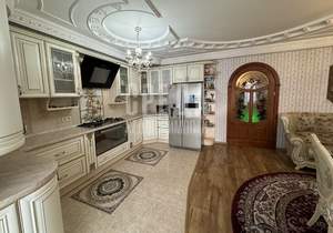 4-к квартира, вторичка, 174м2, 9/10 этаж