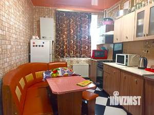 2-к квартира, вторичка, 61м2, 1/10 этаж