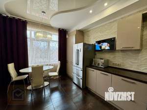 2-к квартира, вторичка, 62м2, 1/10 этаж