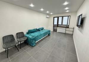 2-к квартира, вторичка, 63м2, 1/10 этаж