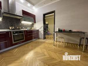 4-к квартира, вторичка, 162м2, 1/5 этаж