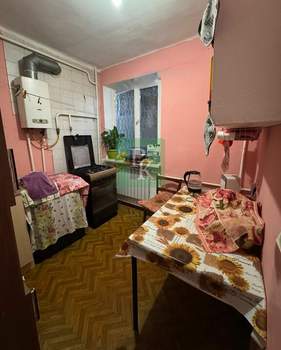 2-к квартира, вторичка, 42м2, 1/5 этаж