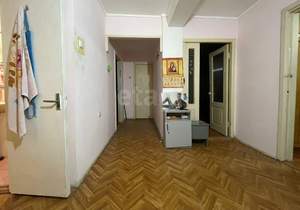 3-к квартира, вторичка, 70м2, 1/5 этаж