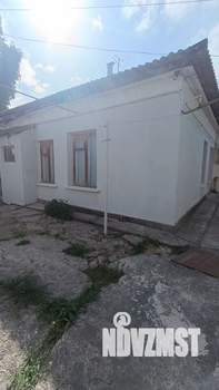 2-к квартира, вторичка, 38м2, 1/1 этаж