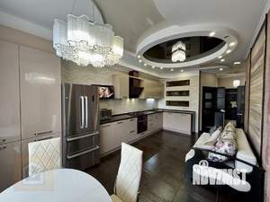 2-к квартира, вторичка, 62м2, 1/10 этаж