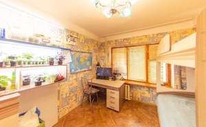 6-к квартира, вторичка, 100м2, 1/1 этаж