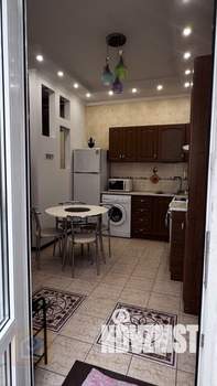 2-к квартира, вторичка, 70м2, 1/1 этаж