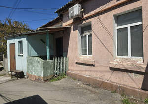2-к квартира, вторичка, 60м2, 1/1 этаж