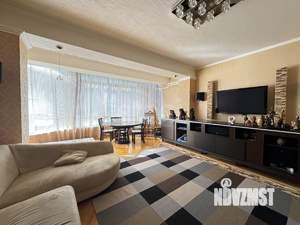 5-к квартира, вторичка, 210м2, 2/4 этаж