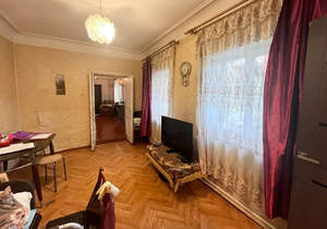 3-к квартира, вторичка, 58м2, 1/1 этаж