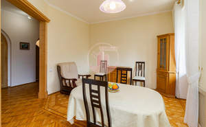 2-к квартира, вторичка, 70м2, 3/3 этаж