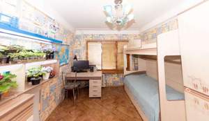 6-к квартира, вторичка, 100м2, 1/1 этаж