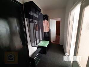 2-к квартира, вторичка, 64м2, 1/9 этаж